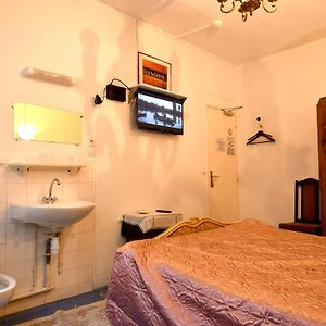 Kamer met een Queen Size Bed